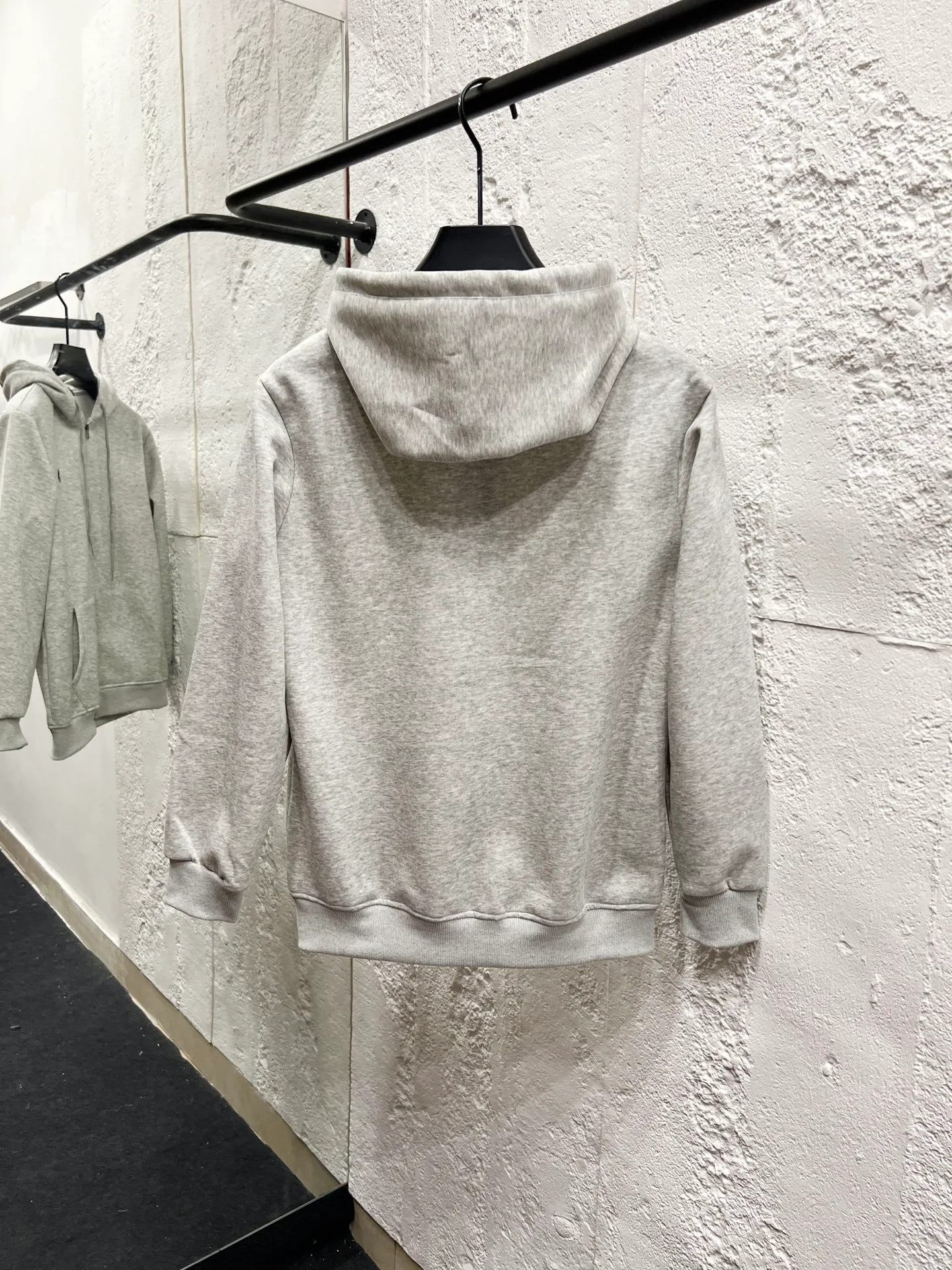 P230 Model number: T62 pure cotton zipper sweatshirt, milk white, black, navy blue, gray, four colors Size: M-90-110 catties L-110-130 catties XL-130-150 catties 2XL-150-170 catties Color: Gray